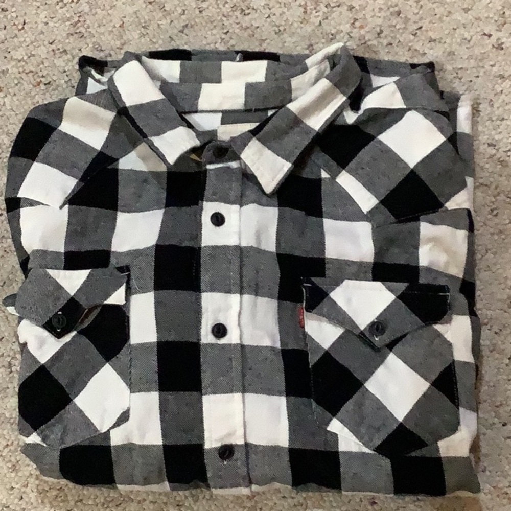 Men’s XL Black/White checked button down shirt